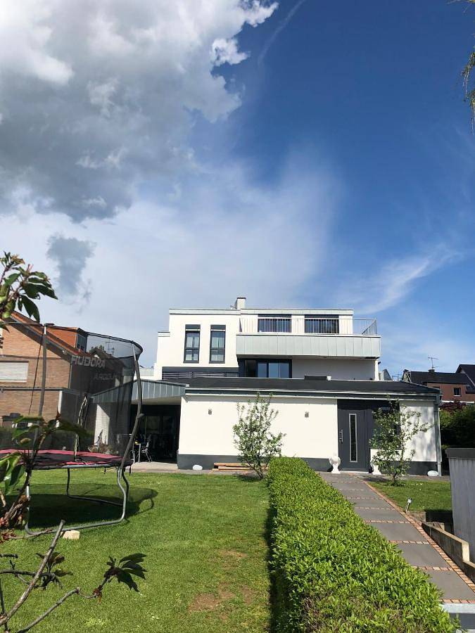 Ferienwohnung für 8 Personen, mit Terrasse und Garten in Rheinbach