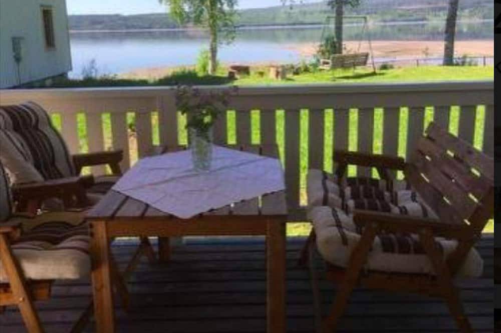 Ferienhaus auf einem Seegrundstück am See Tåsjön in Strömsund, Angermanland