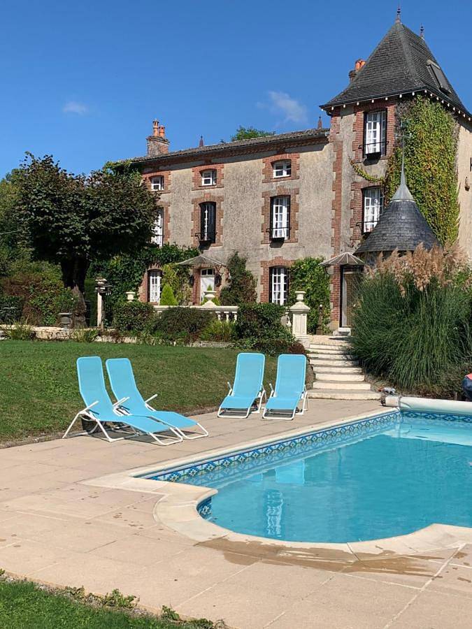 Location de vacances pour 2 personnes, avec jardin ainsi que piscine et jacuzzi dans Peyrat-de-Bellac - 4