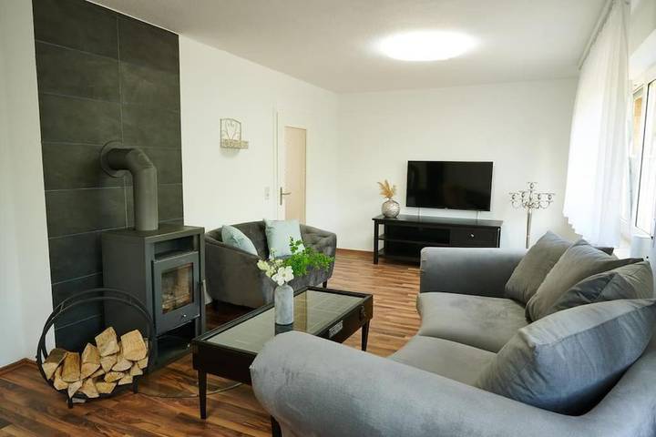Ferienhaus für 6 Personen, mit Terrasse und Garten sowie Ausblick in Meinerzhagen