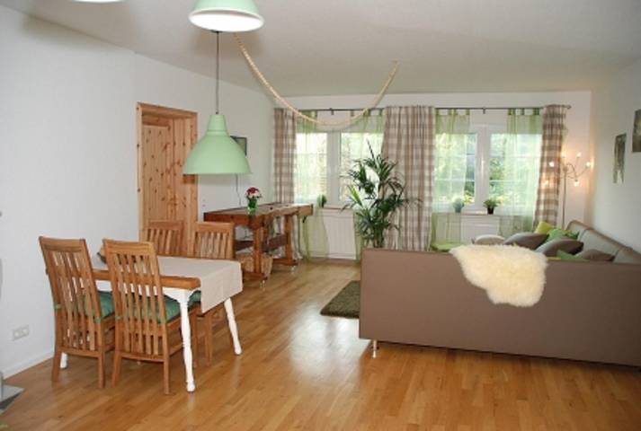 Cottage pour 6 personnes, avec balcon à Overath