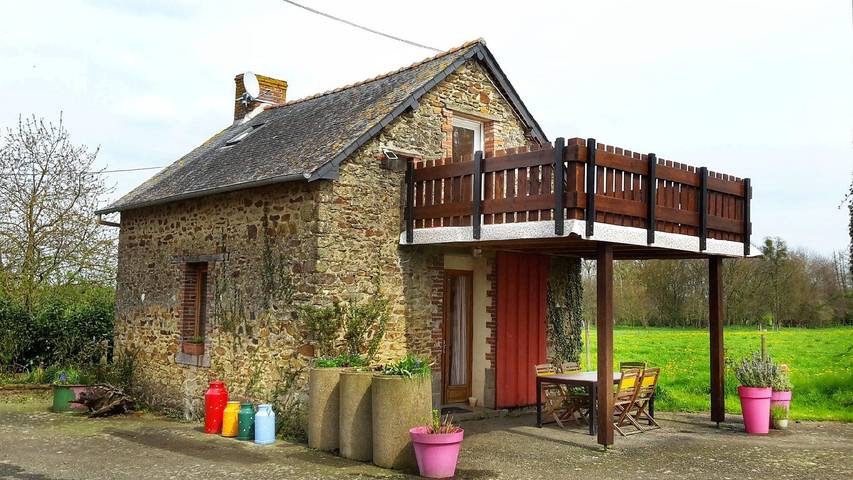 Gîte pour 4 personnes, avec jardin à Cuillé