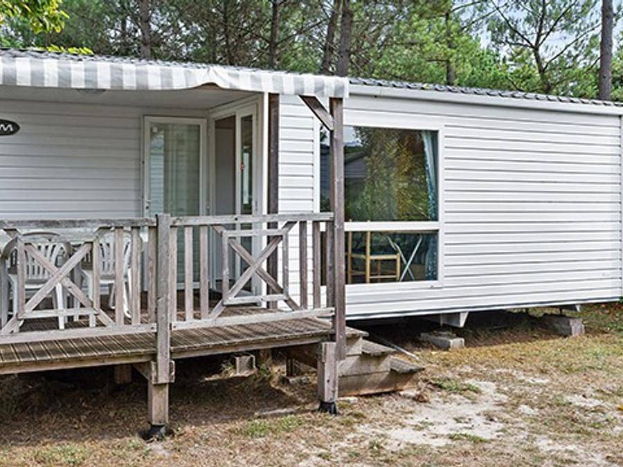 Camping Les Fontaines - Mobilhome 4 personnes - Classic | 2 Ch. | 4 Pers. | Terrasse simple in Ivry-la-Bataille, Région d'Évreux