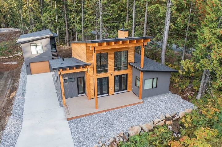 Holiday rental for 5 people, with terrace and garden in British Columbia
