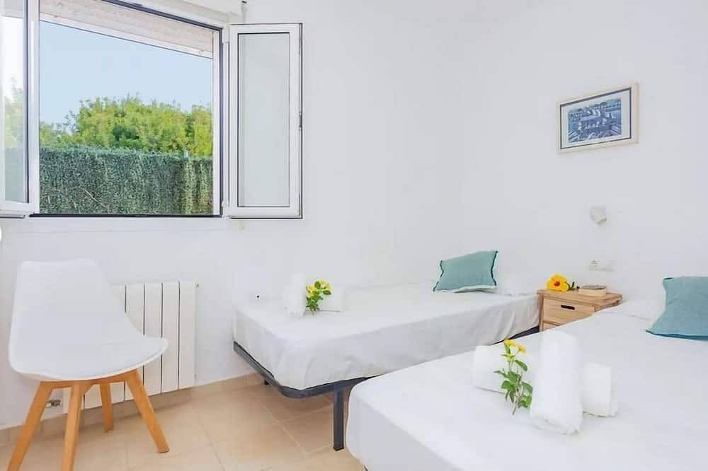 Villa in der Nähe von Binibeca, 1 Ebene und erste Meereslinie, Salatpool, klimatisiert in Binissafuller, Sant Lluís