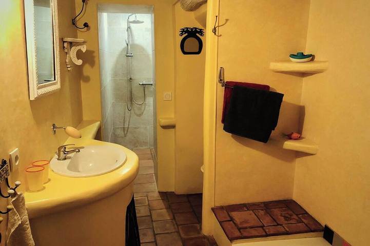 Gîte pour 8 personnes, avec terrasse et jardin, animaux acceptés à La Bruguière - 4