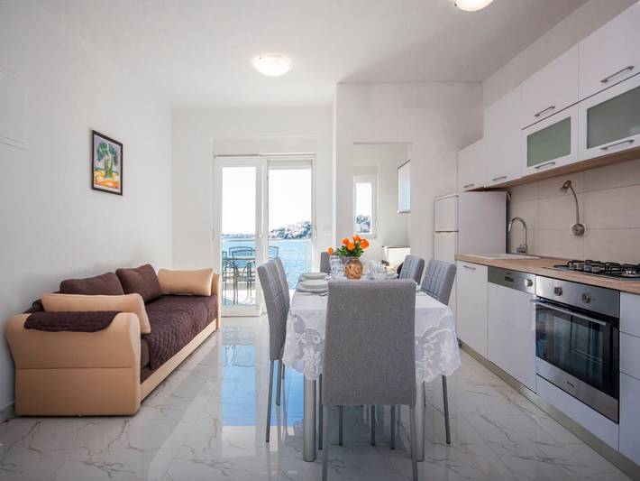 Ferienwohnung für 5 Personen, mit Balkon und Meerblick in Kroatien - 2