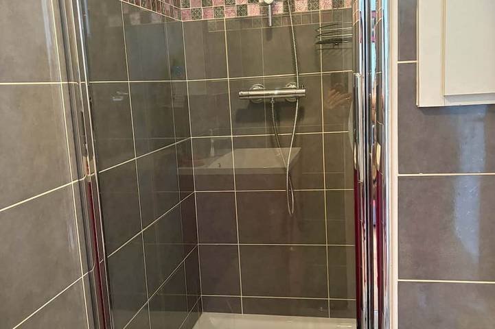 Appartement entier, Chic studio en centre-ville, parking - 2 pers. in Sablé-sur-Sarthe, Sarthe