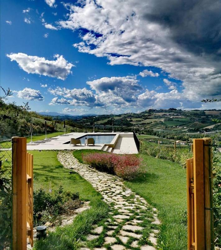 Appartamento per 4 persone, con piscina e giardino, con animali domestici in Provincia di Ascoli Piceno