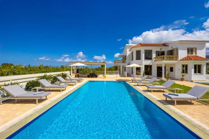 Villa für 8 Personen, mit Terrasse und Garten - 1