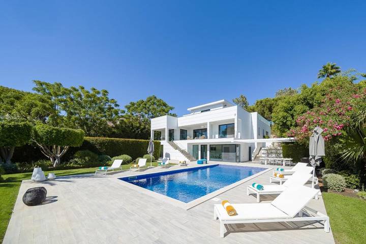 Villa voor 8 personen, with zwembad and tuin as well as uitzicht in Faro