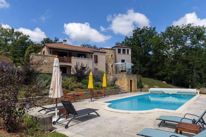 Chambre d’hôte pour 3 personnes, avec Terrasse et Jardin ainsi que Piscine et Vue