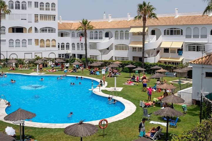 Apartamento de vacaciones para 6 personas, con terraza y piscina - 1