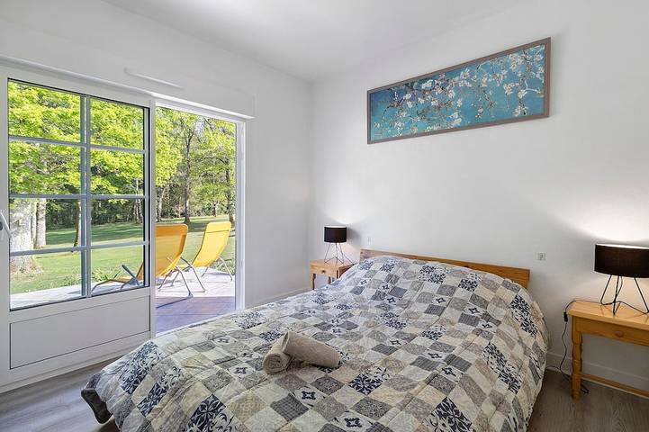 Gîte pour 4 personnes, avec piscine ainsi que jardin et terrasse à Saint-Saud-Lacoussière - 2