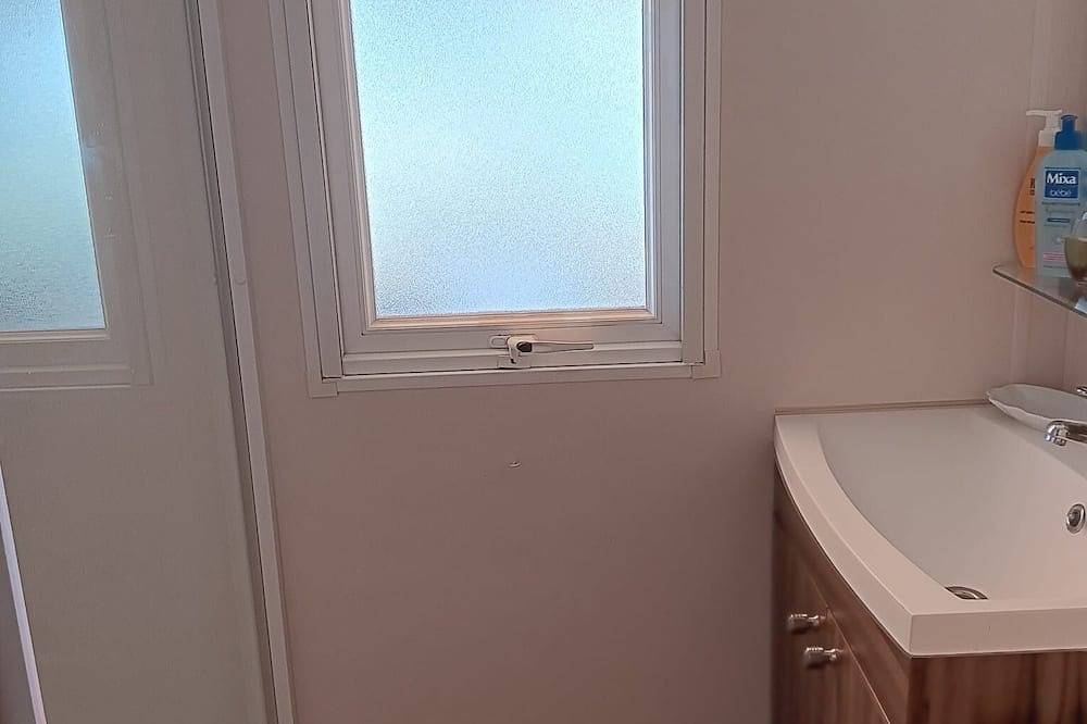 Mobilhome 3 bedrooms, vacation village Siblu 4 ⭐️ by the pond in Lattes, Côte d'Améthyste