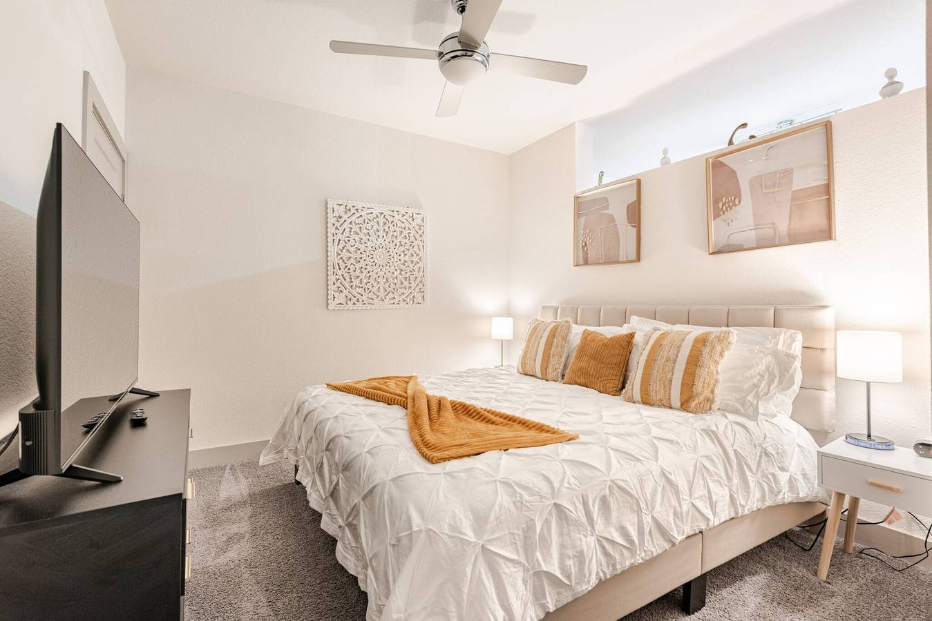 Apartamento vacacional entero, Condominio de lujo con vista al río, vistas a la piscina y estacionamiento gratuito in San Antonio, Condado de Bexar