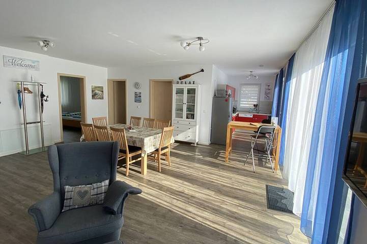 Ferienwohnung für 8 Personen, mit Terrasse und Garten in Travemünde