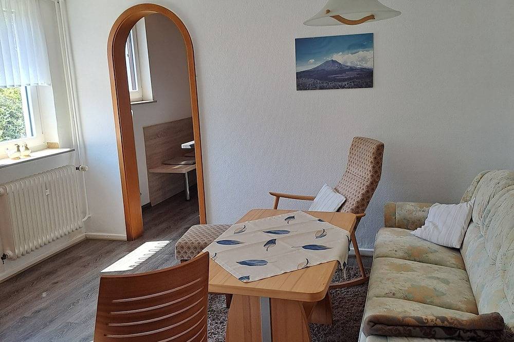 Ganze Wohnung, Ruhige und  ebenerdige Ferienwohnung in Naumburg (Hessen), Hessisches Bergland
