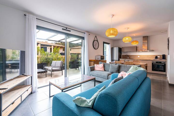 Gîte pour 4 personnes, avec piscine ainsi que jardin et terrasse à Bonifacio - 2