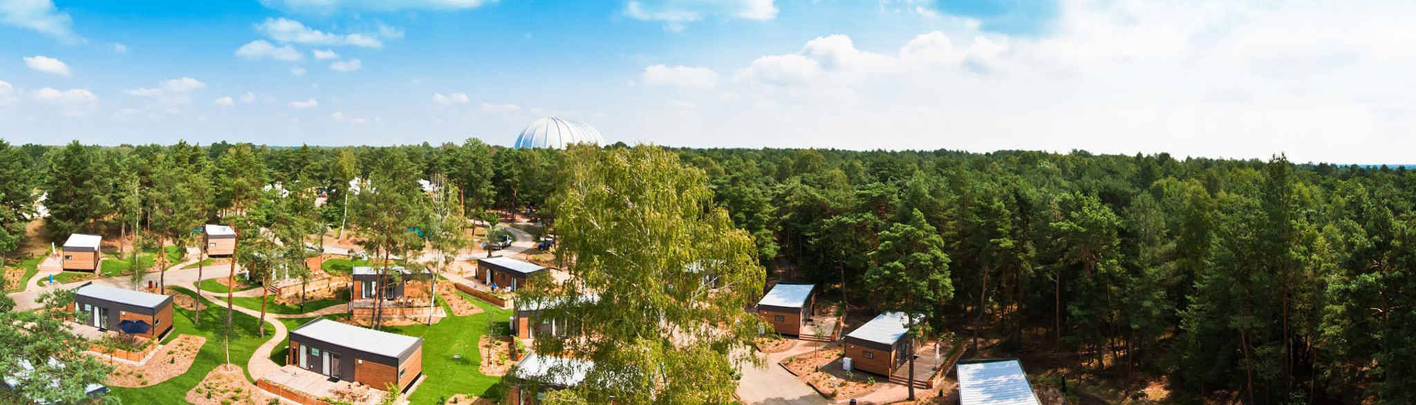 Ferienhaus mit Pool und Wellnessmöglichkeiten in Tropical Islands (Wasserburg), Halbe