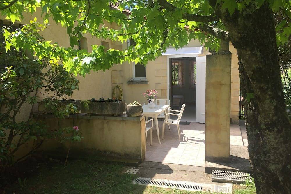 Apartamento entero, Estudio en Sarlat, para una pareja en busca de calma in Sarlat-la-Canéda, Périgord Noir