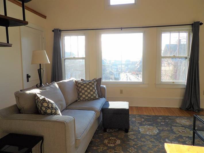 Vacation rental for 6 people, with yard in Lake Champlain