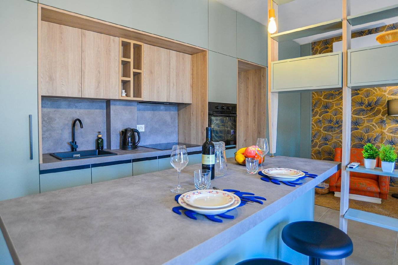 Entire holiday apartment, Dimora Salvia e Sole by Holiday World in Pietra Ligure, Pietra Ligure Municipality