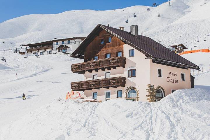 Ferienhaus für 24 Personen, mit Terrasse - 1