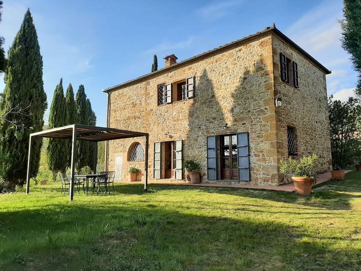Agriturismo per 6 persone, con terrazza e giardino a Torrita di Siena