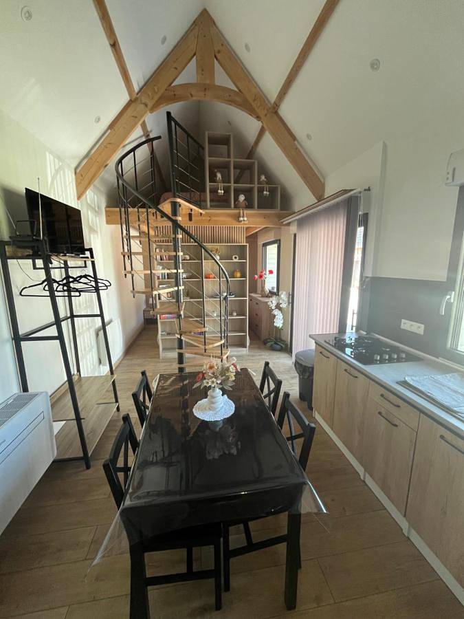 Two-Bedroom House in Drouvin-le-Marais, Région de Béthune