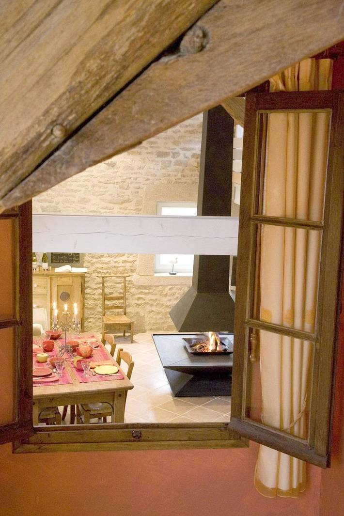 Location de vacances pour 7 personnes, avec Terrasse et Jardin ainsi que Piscine et Vue à Levernois