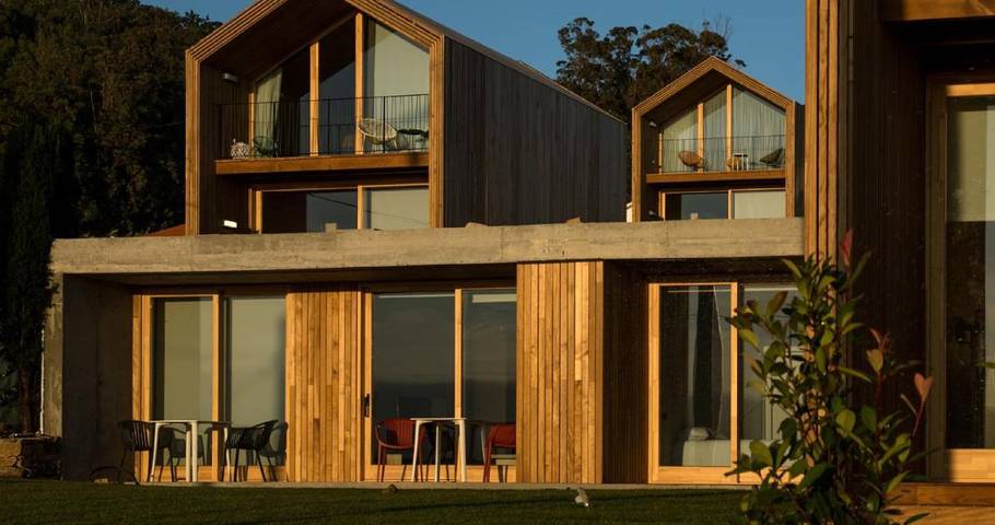 Apartahotel para 4 personas, con jardín además de vistas y piscina, Familias con niños en Galicia