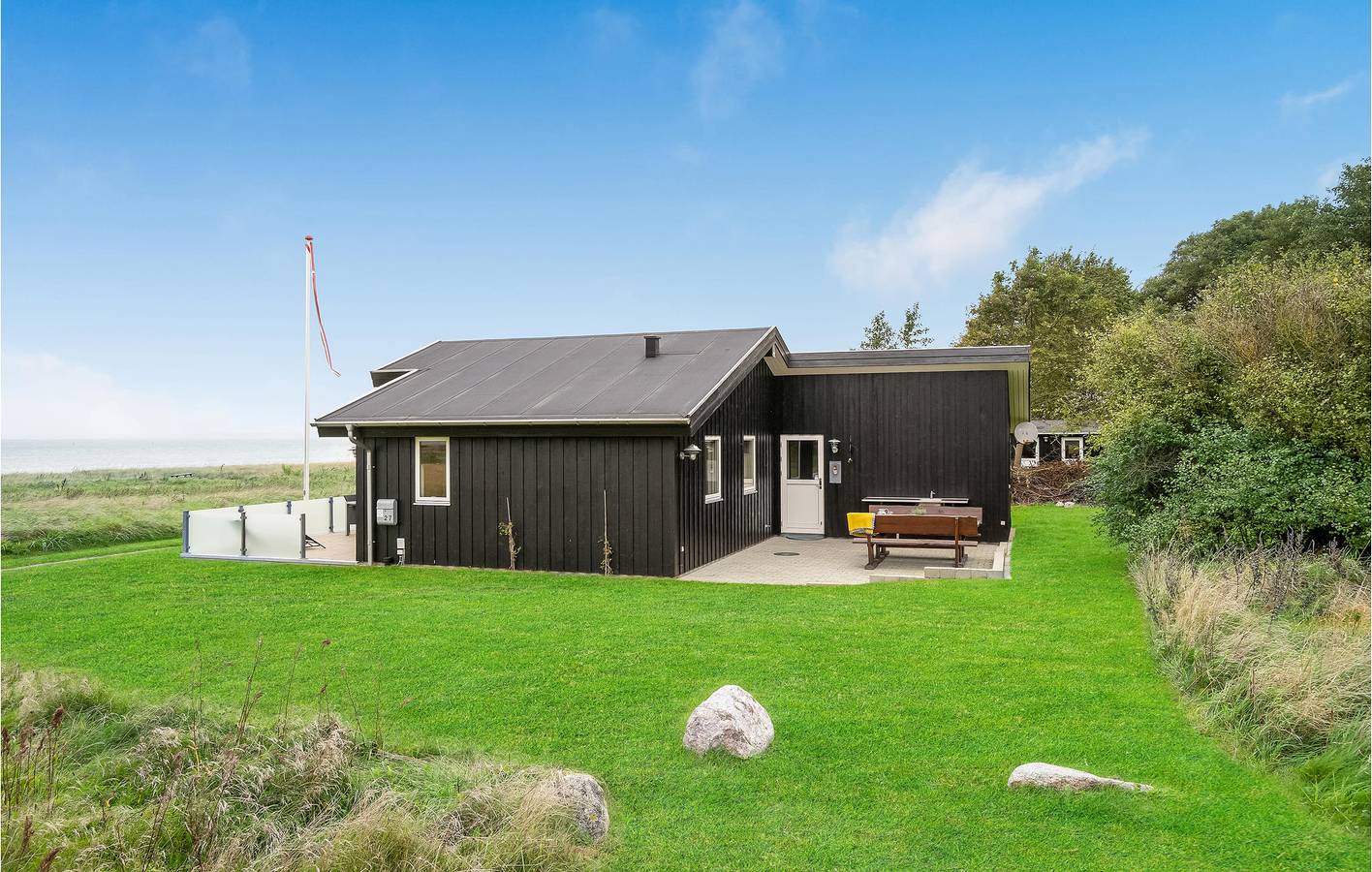 Holiday home for 6 people with terrace in Limfjord in Westjütland