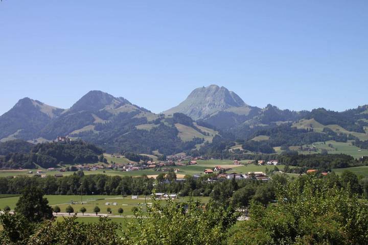 Gîte pour 6 personnes, avec terrasse et vue à Gruyères - 4