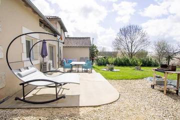 Gîte pour 4 personnes, avec jardin et terrasse à Saint-Martial-de-Valette
