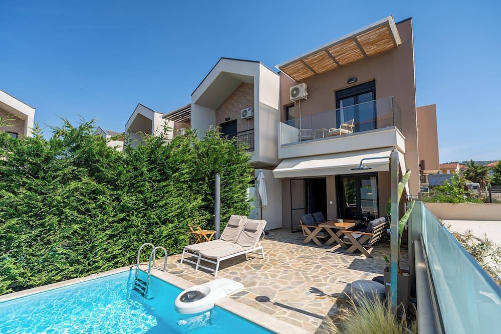 Sithoniars Luxury Two Floor Maisonette with private Pool & Garden in Nikiti, Sitonia Schiereiland