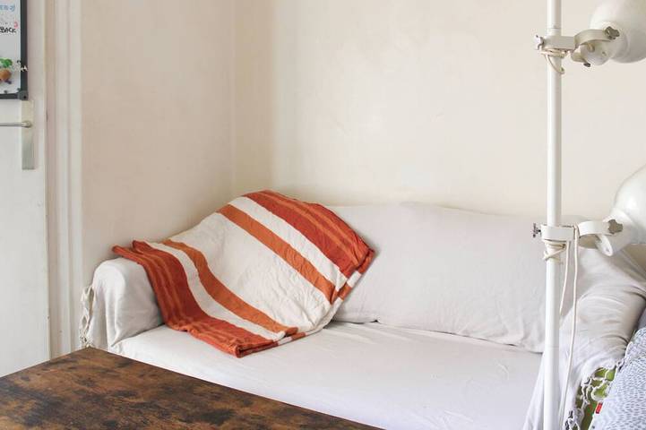 Ganze Wohnung, Bright Studio with Balcony – Porte de Versailles in Vanves, Hauts-de-Seine