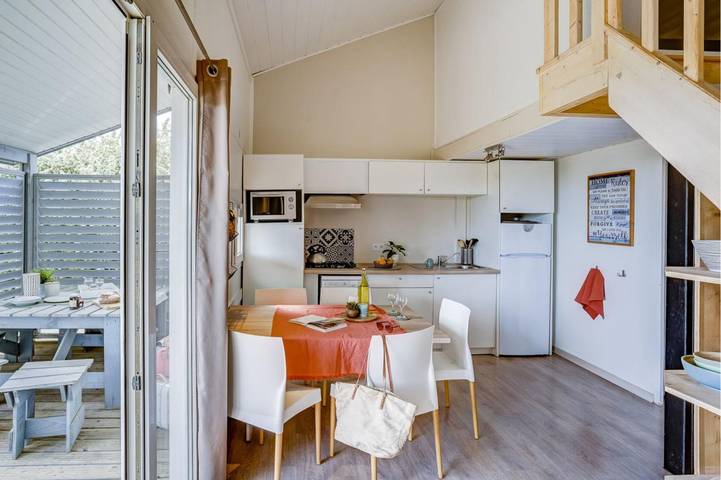 Mobil home pour 5 personnes, avec terrasse ainsi que piscine et jardin, animaux acceptés à Portiragnes - 3