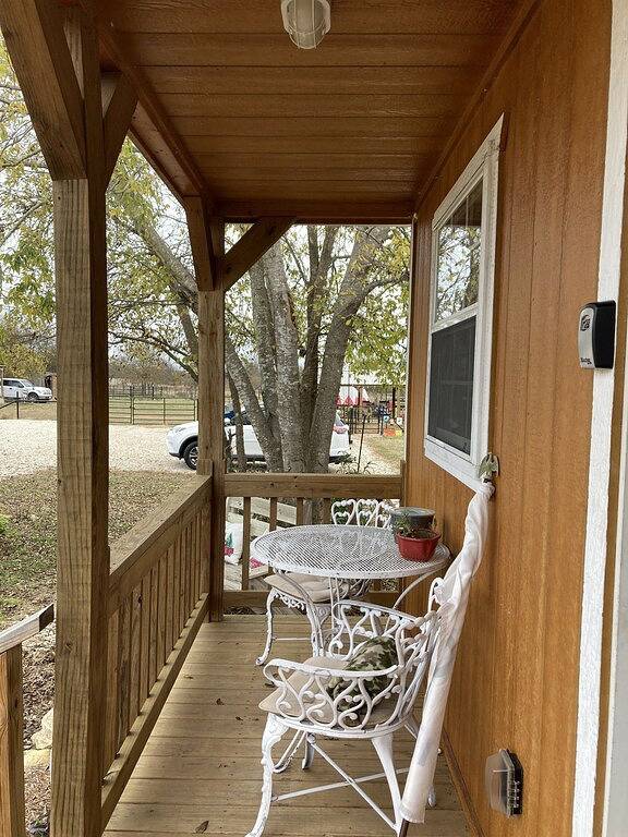 Star Gazing - Bon Fire Cabin in the Peaceful Country at Blue Eagle Retreat in McLennan County