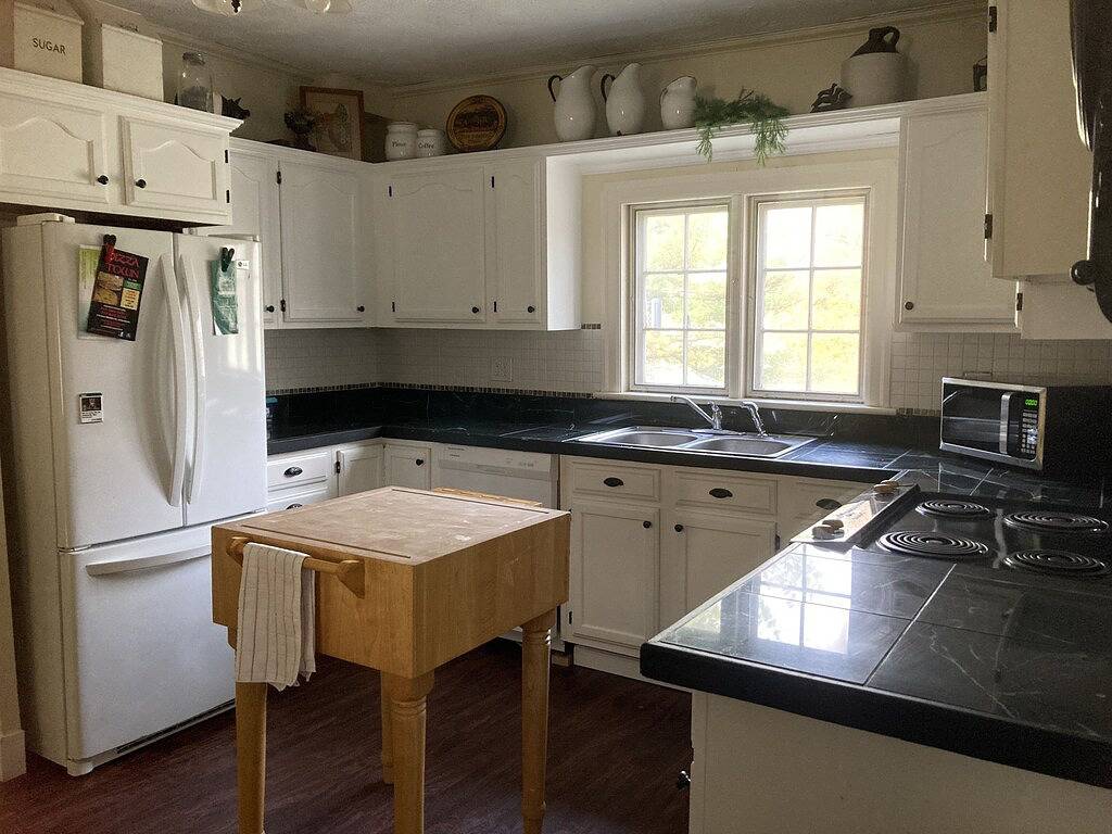 Entire Historic Home with so much space! Huge family room & playroom for kids! in Lebanon County