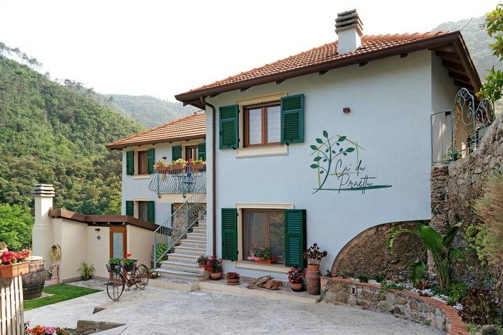 Kamer 'Pria' met uitzicht op de bergen, Wifi en airconditioning in Ellera (Albisola), Albisola Superiore