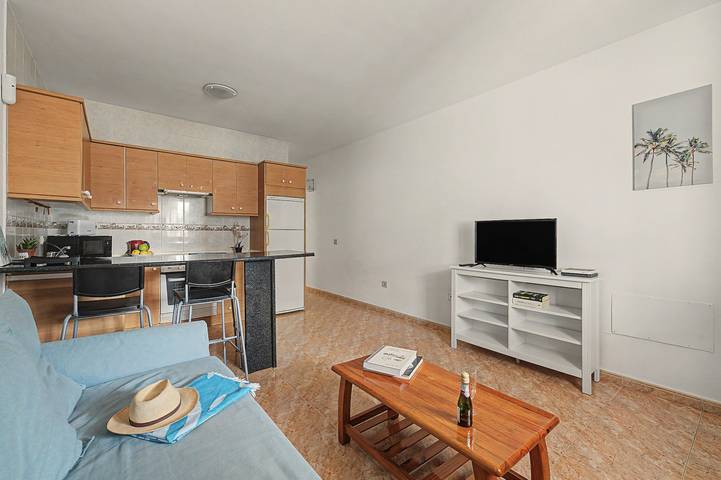 Hel lägenhet, Vacation Apartment 'Playa Honda' with Private Terrace and Wi-Fi in Honda Beach, San Bartolomé