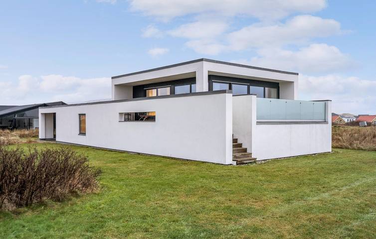 Ferienhaus für 6 Personen, mit Terrasse und Whirlpool in Thorsminde