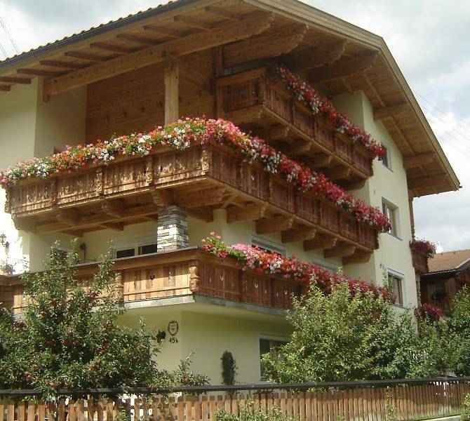 Gîte pour 8 personnes, avec Balcon et Terrasse à Ried im Zillertal
