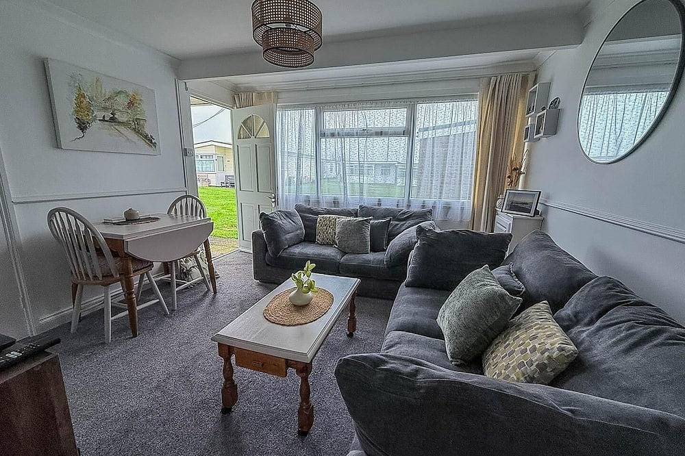 Modern chalet nearby Hemsby beach in Hemsby, Great Yarmouth