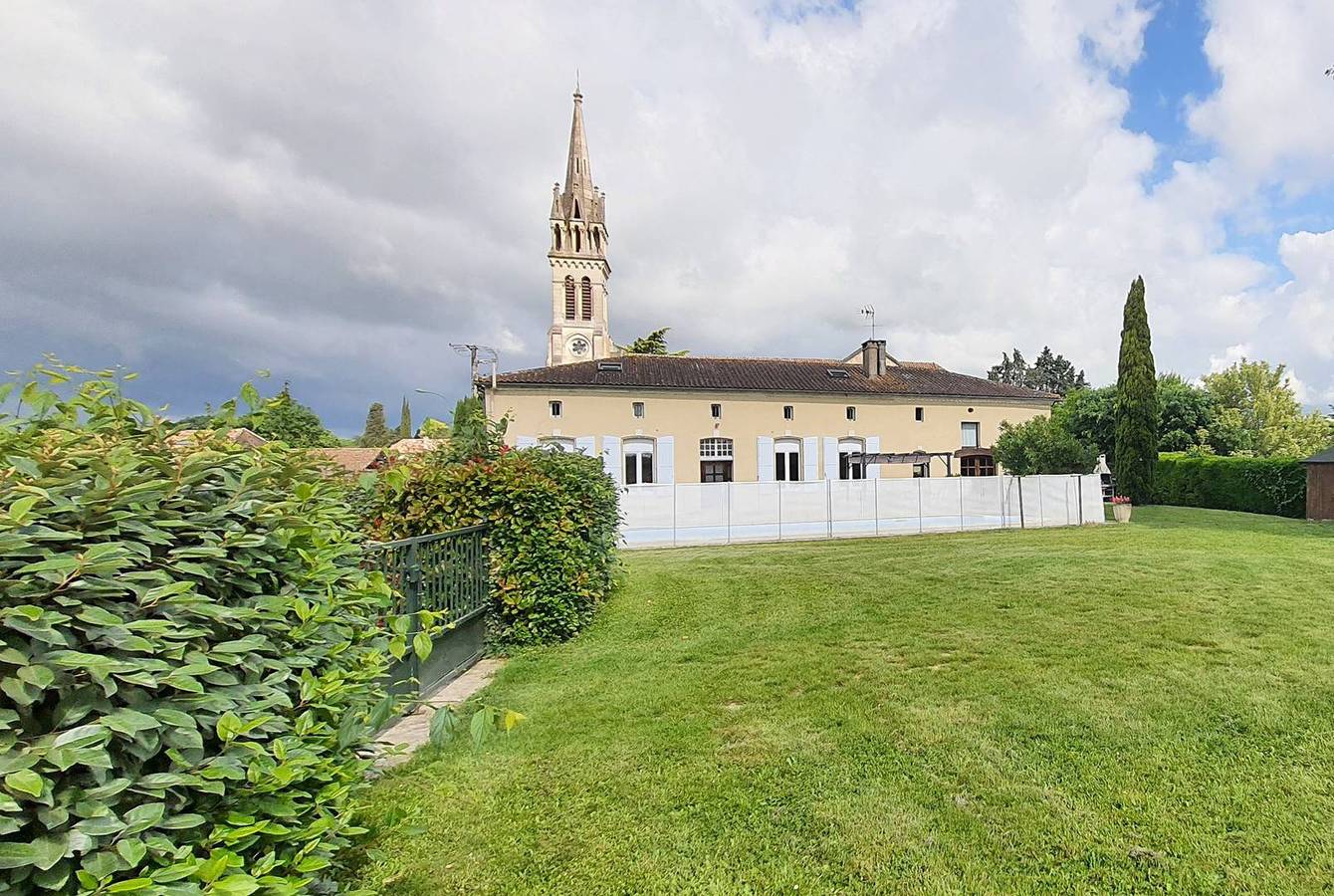 Ferienhaus für 13 Personen mit Pool in Baleyssagues, Marmande und Umgebung