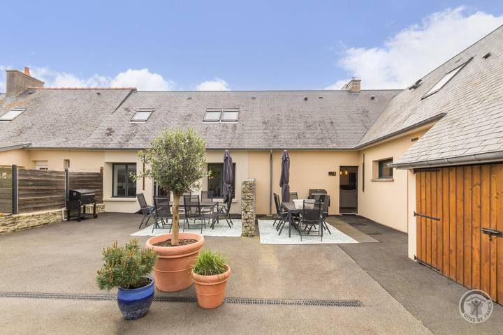 Gîte pour 14 personnes, avec jardin