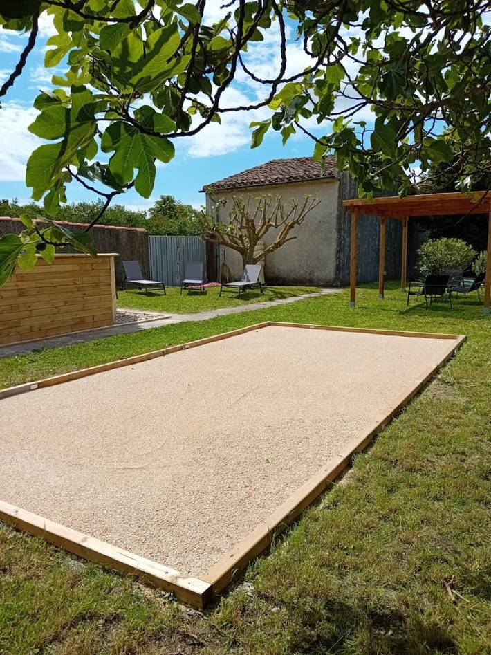 Gîte pour 8 personnes, avec terrasse ainsi que jardin et piscine à Saint-Martin-Lalande - 4