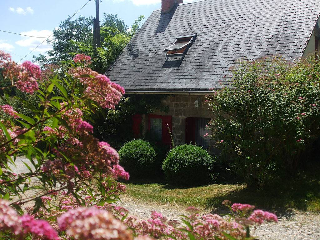 Gite Volet Rouge in Saint-Setiers, Région d'Ussel