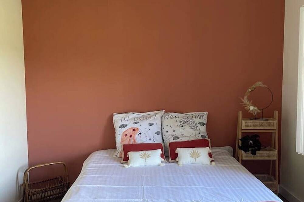 Provencal Escape: Villa with Pool and Pool House in the Heart of the Luberon in La Tour-d'Aigues, Parque natural regional del Luberon